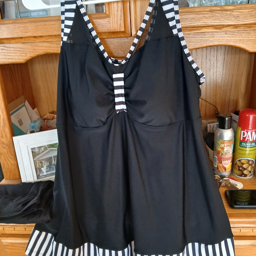 Black and White Striped Swimsuit Womens Size 20